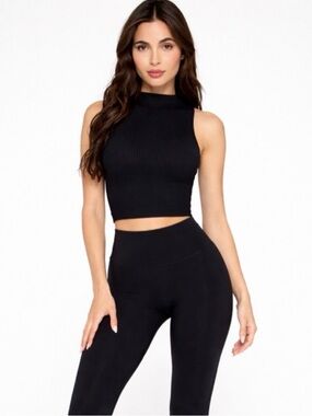 FABLETICS Sculptknit Ribbed Mock Neck Racerback Tank Black NWT Size Large